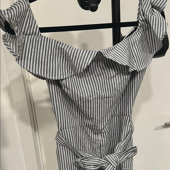 Striped Off-Shoulder Jumpsuit - Picture 6 of 9